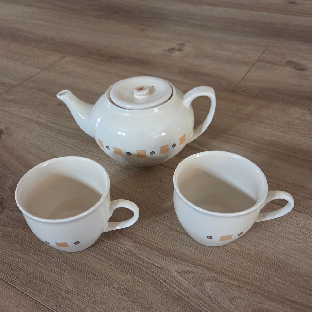 Liz Claiborne Cream Ceramic Teapot and 2 Cups Geometric Square‎ Pattern